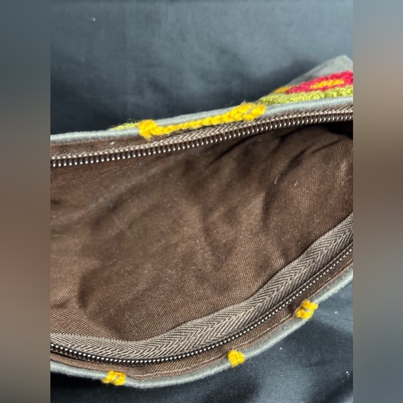 Flower embroidered Money/coin purse, made in Nepal. - Picture 3 of 4